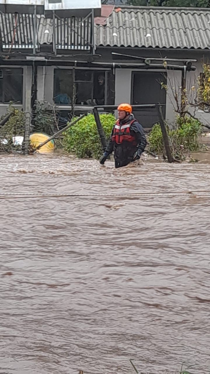 Western Cape Diving Unit has been deployed in Wolseley to assist residents who are trapped in floods.