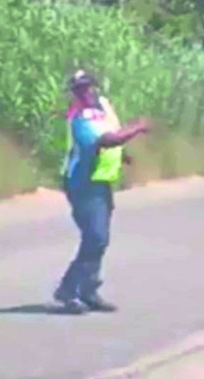 Screen grabs from a video show a Metro cop dancing while directing traffic at an intersection in Fourways, Joburg when the traffic light was not working on Saturday.
