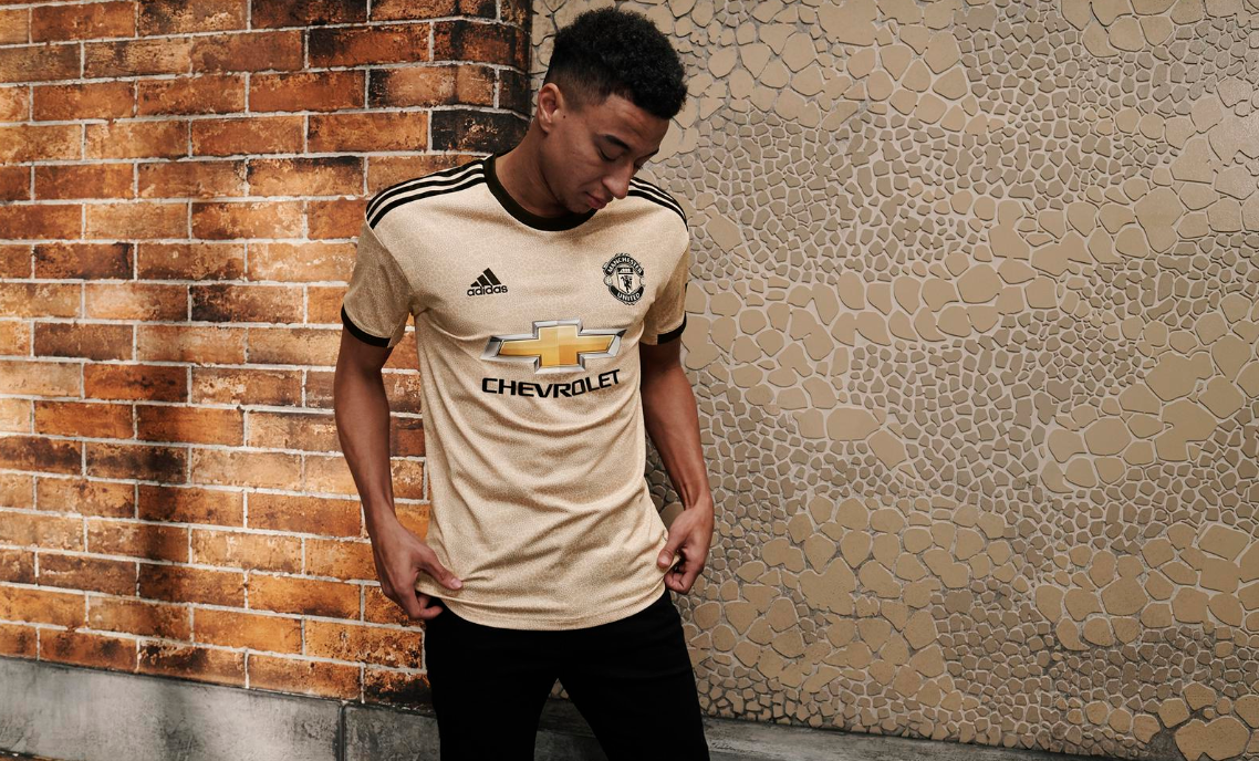 Man utd away kit clearance 2019