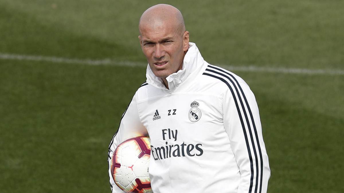 Football news - Zinedine Zidane forced to leave Real Madrid pre-season tour  for personal reasons - Eurosport