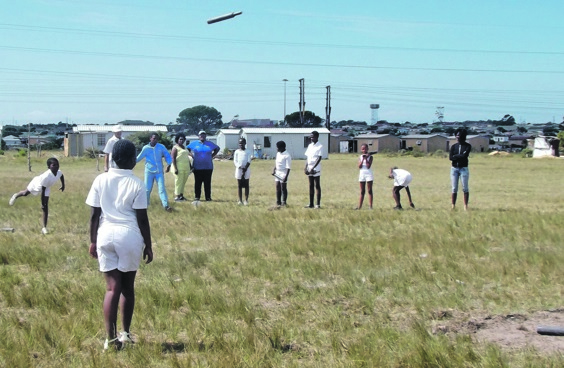 Kids from schools around Port Alfred and Grahamstown try their hand at the game.                                              Photo by Buziwe Nocuze