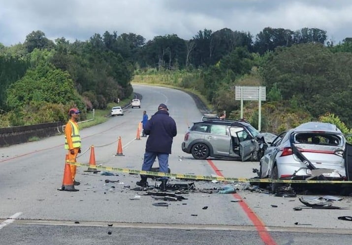 Two people died in a head-on-collision which took place on January 8, on the N2 road in Humansdorp towards Plettenberg Bay.