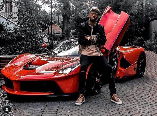 Aubameyang Collects His Chrome Wrapped LaFerrari - SoccerBible