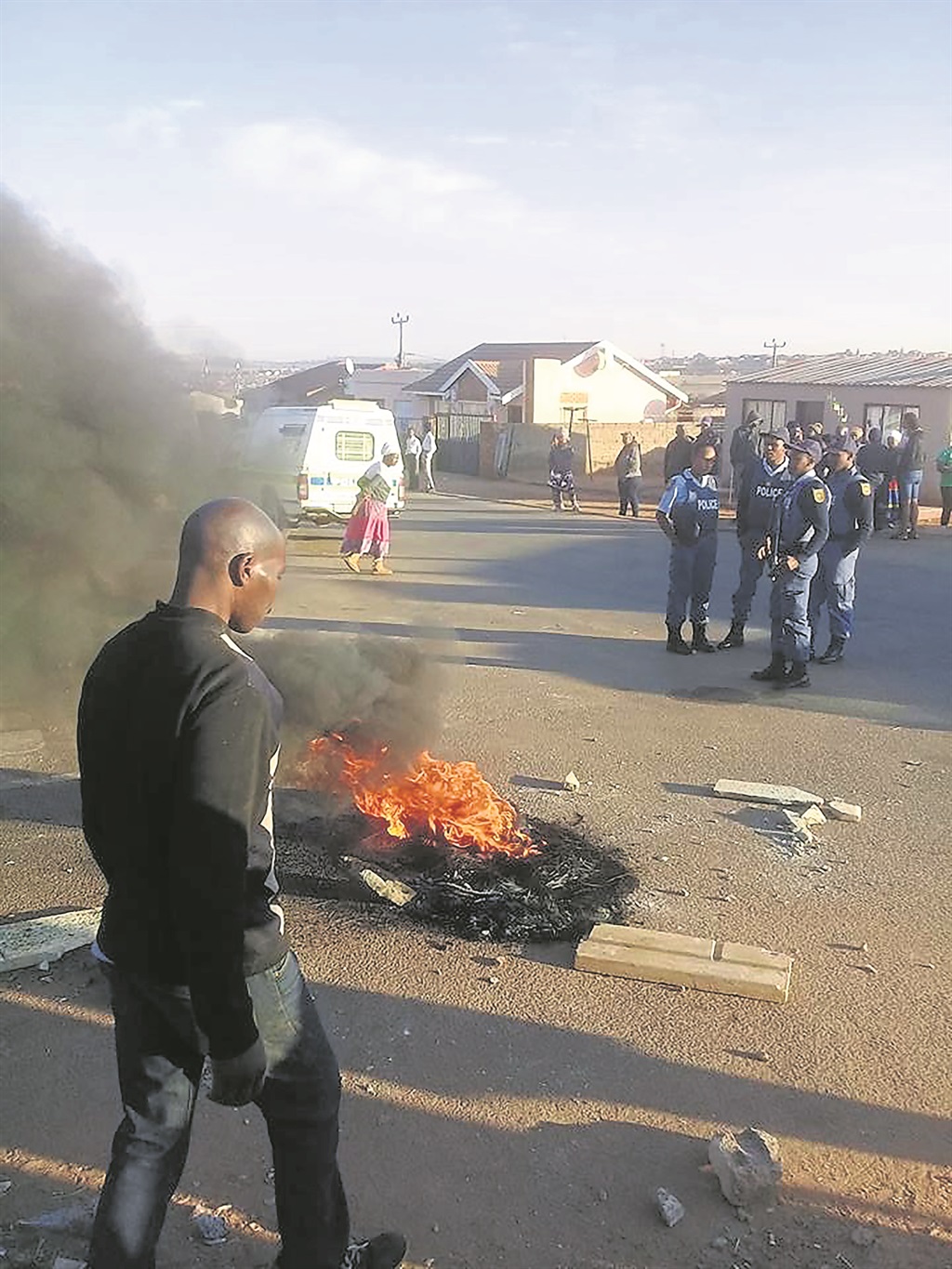 CHAOS AS PARENTS CLOSE SCHOOL Daily Sun   10be39f0036f48fe9fb4ab06ed7f00ff 