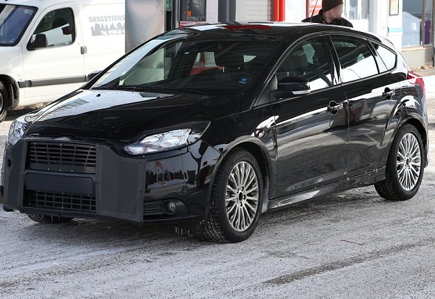 <b>NEXT RS IN THE WORKS:</b> Although its still in early development the camouflage at the front hints at the face lifted Focus hatch as well as the next RS-badged Ford.