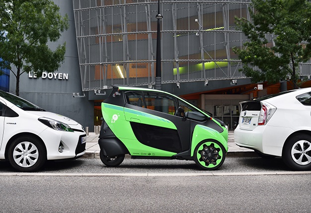 Toyota iRoad green