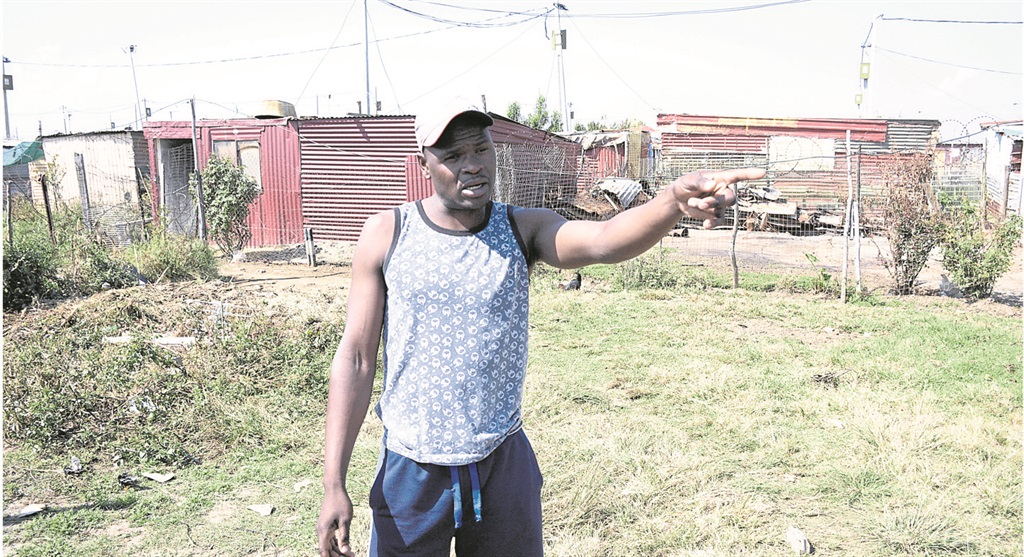 Lucky Makamu says his uncle, George Mkhavhele, was stabbed by a neighbour.                           Photo by Muntu Nkosi