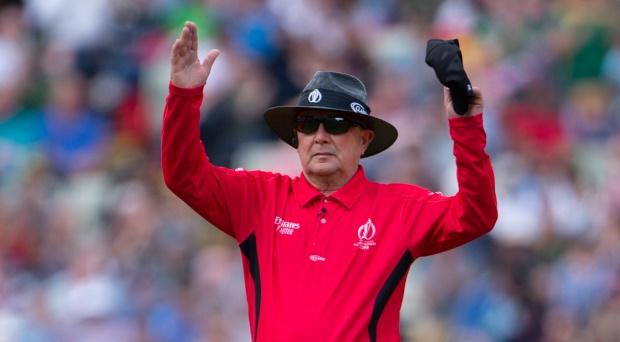 Umpire Ian Gould (Photo by Visionhaus/Getty Images)