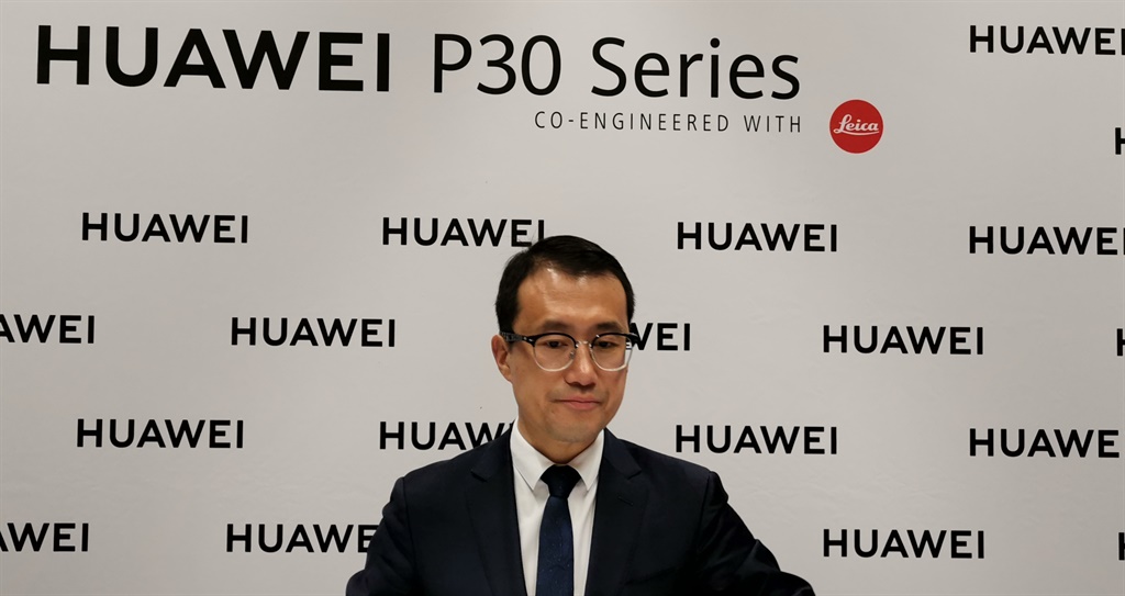 Huawei smarphone line president Kevin Ho  (James d