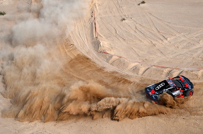 Ekstrom mengungguli Loeb untuk membuka prolog Dakar sebagai hampir 800 elemen berani