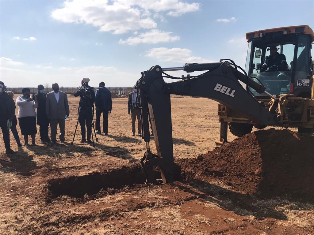 Graves being prepared at the Honingnestkrans cemetery, north of Pretoria, on 8 July 2020, during a visit by Gauteng health MEC Bandile Masuku.