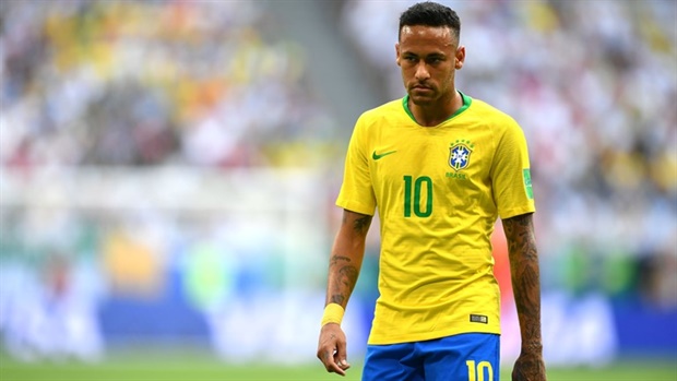 23' CHANCE for Brazil as Neymar leaves the Mexico defence for dead inside the area and forces goalkeeper&nbsp;Ochoa to rush out and make a good save from an acute angle.<br />