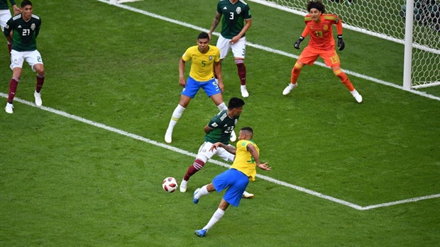 37' Mexico can’t afford to lose balls at the back, because Brazil has the 
talent to make them pay. Mexico were careless while in possession and 
Brazil, who had looked completely harmless in attack, immediately sprung
 to life, generating three dangerous chances in a row.<br />