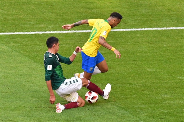 <p><strong>HT stats: Brazil 0-0 Mexico</strong> 

</p><p>Shots: 10-5 
</p><p>Possession: 53%-47% 
</p><p>Chances created: 7-4 
</p><p>Pass accuracy: 84%-84%</p>