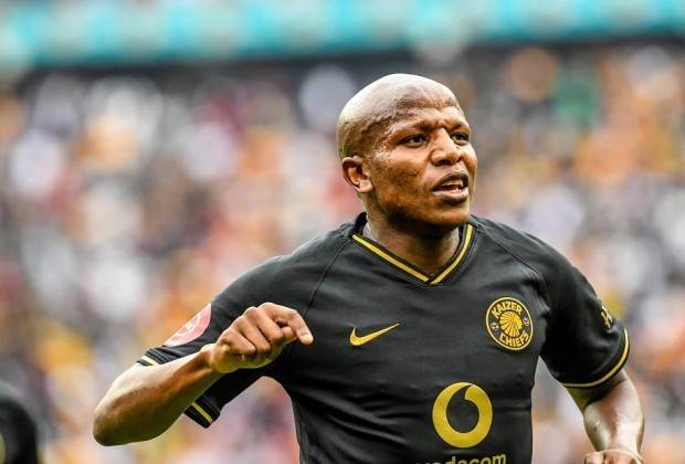 Willard Katsande pens a new one-year deal at Kaizer Chiefs