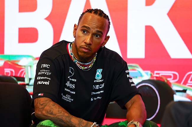 A Mercedes recommitment ‘in coming weeks’ as Hamilton snuffs Ferrari speculation | Sport