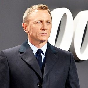 007 has stopped smoking in movies. (wikicommons)