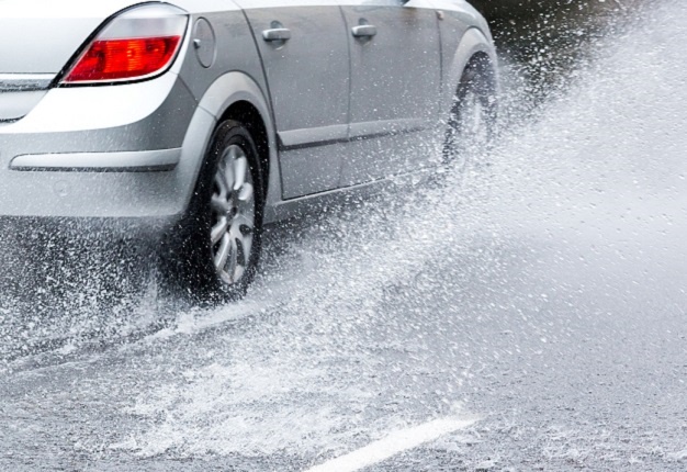 <b>BE PREPARED:</b> A huge storm front is lashing South Africa, causing flooded roads and damage to vehicles. Here's a DIY emergency kit for your car. <i>Image: iStock</i>