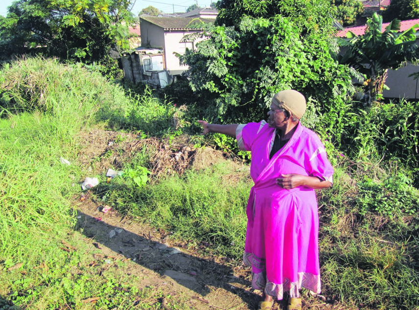 Thoko Mgobhozi said drunkards bonk each other on the footpath near her house. Photo by Mbali Dlungwana