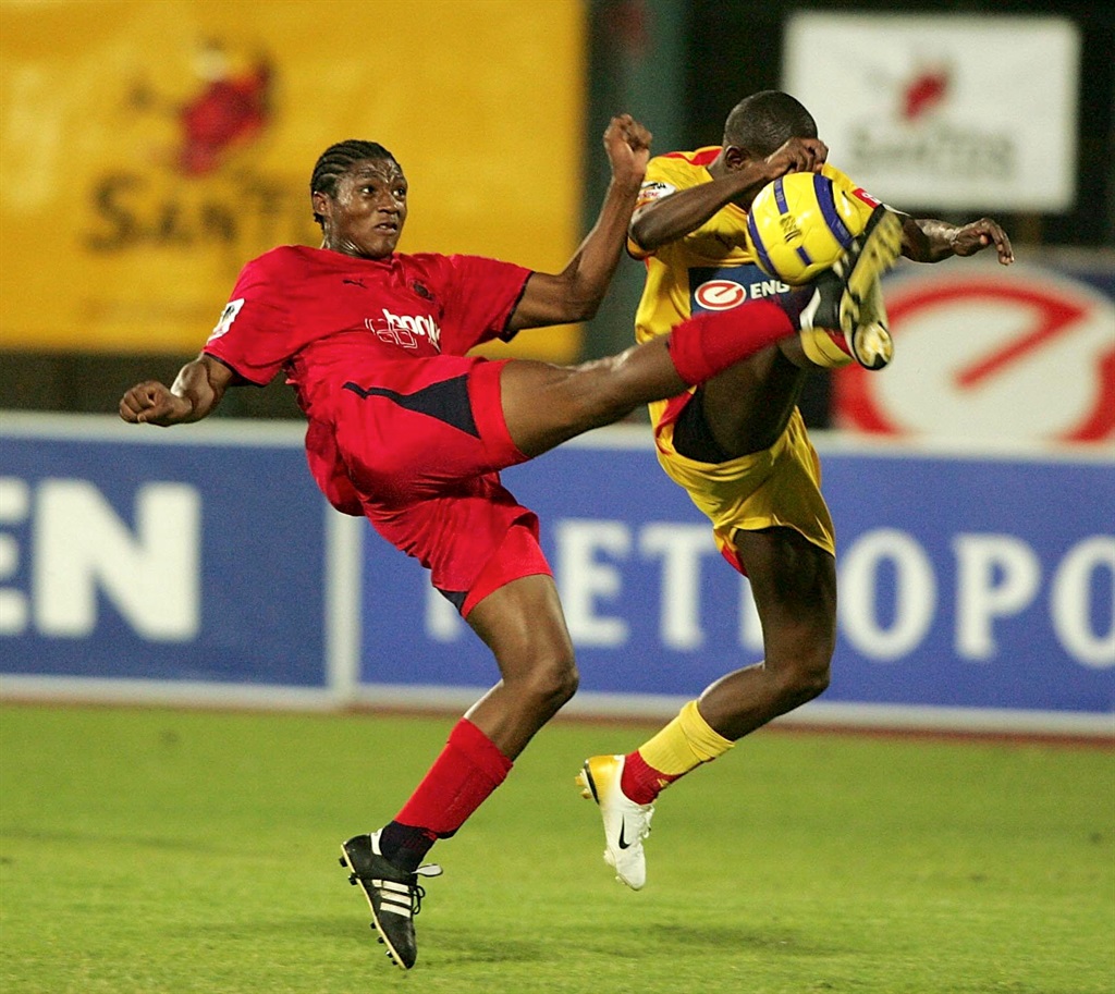 CAPE TOWN, SOUTH ARICA - 20 September 2006, Mokete Tsotetsi and Dipsy Selolwane during the PSL match between Santos and Jomo Cosmos at Greenpoint Stadium in Cape Town, South Africa. Photo by Tertius Pickard / Gallo Images