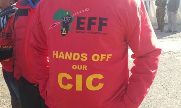 EFF supporters send a message to state prosecutors.<br />