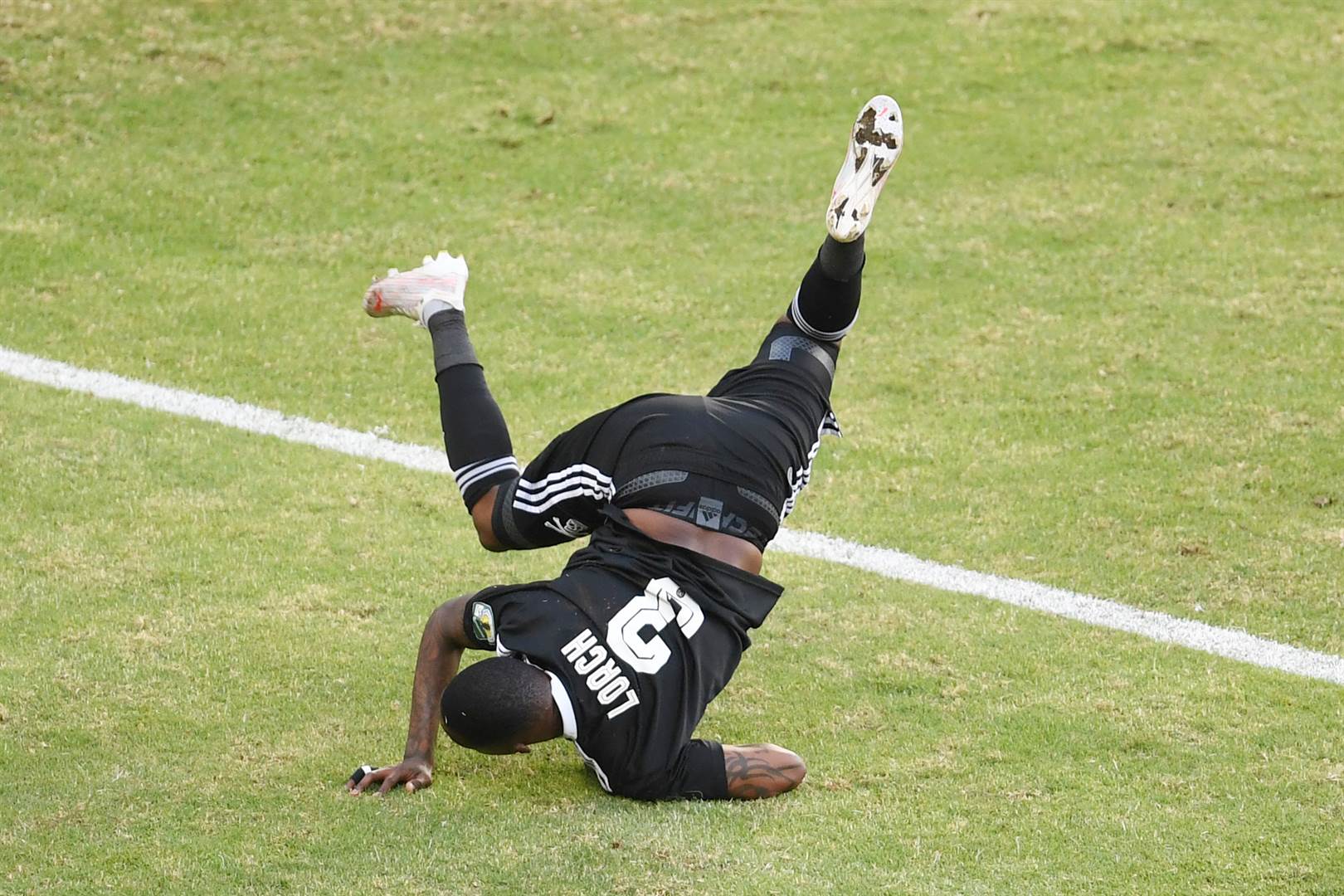 Orlando Pirates suffer huge Thembinkosi Lorch injury blow