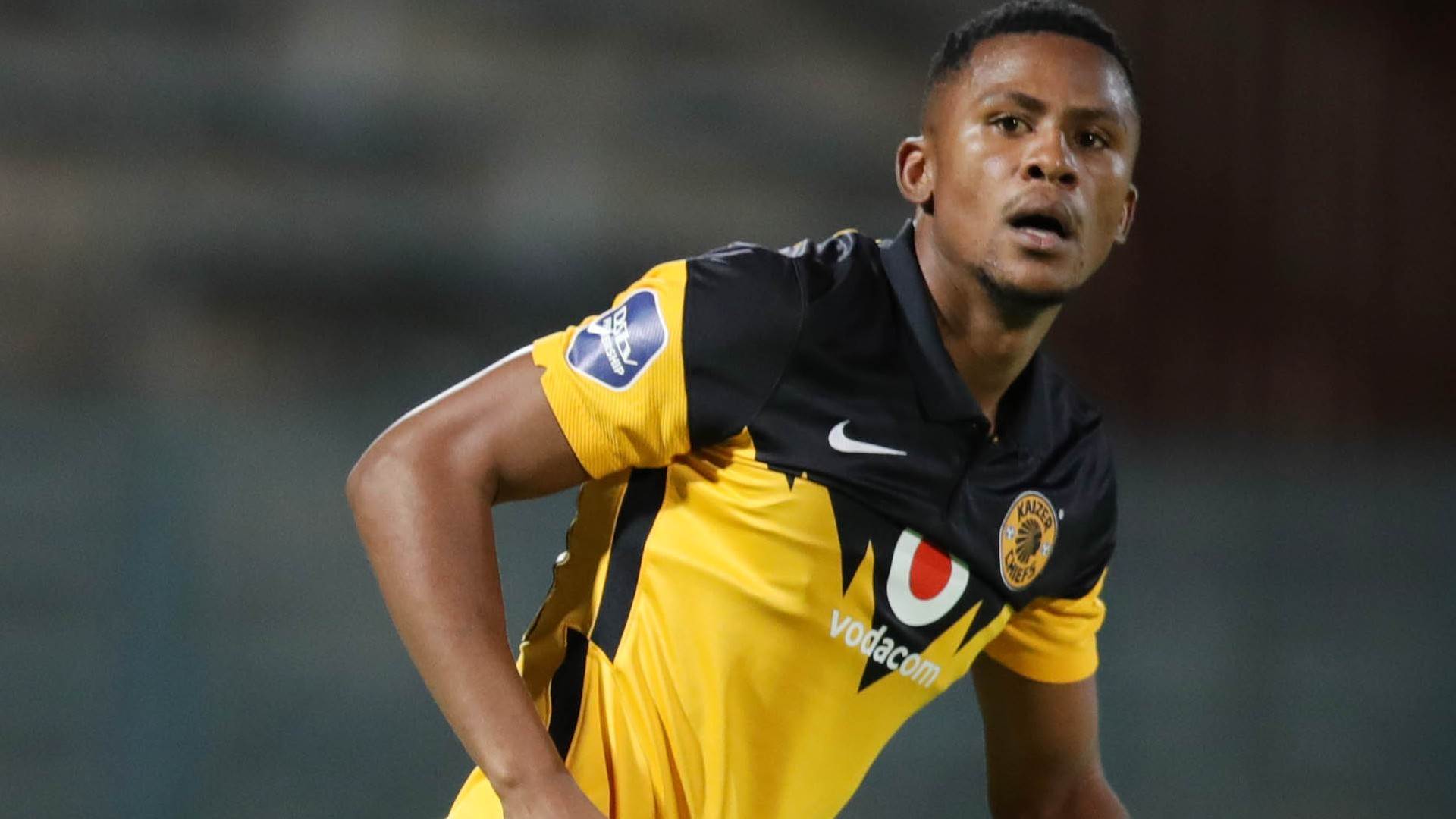 Kaizer Chiefs overtake Orlando Pirates in the race for another star!