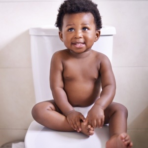 Toddler using the loo (iStock) 