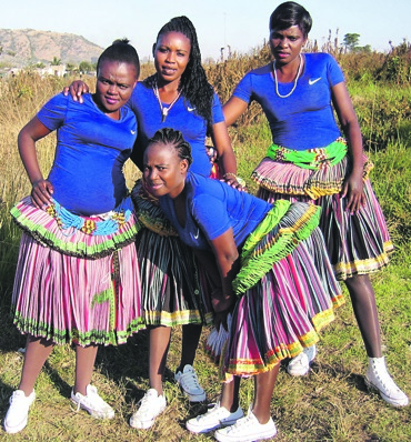 Members of Tipfuxeni Stokvel (from left) Ouma Chauke, Lindi Nkuna, Cynthia Chauke and Khensani Chauke in front. Photo by Aaron Dube
