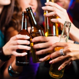 Too much alcohol can have many harmful side-effects. (iStock)