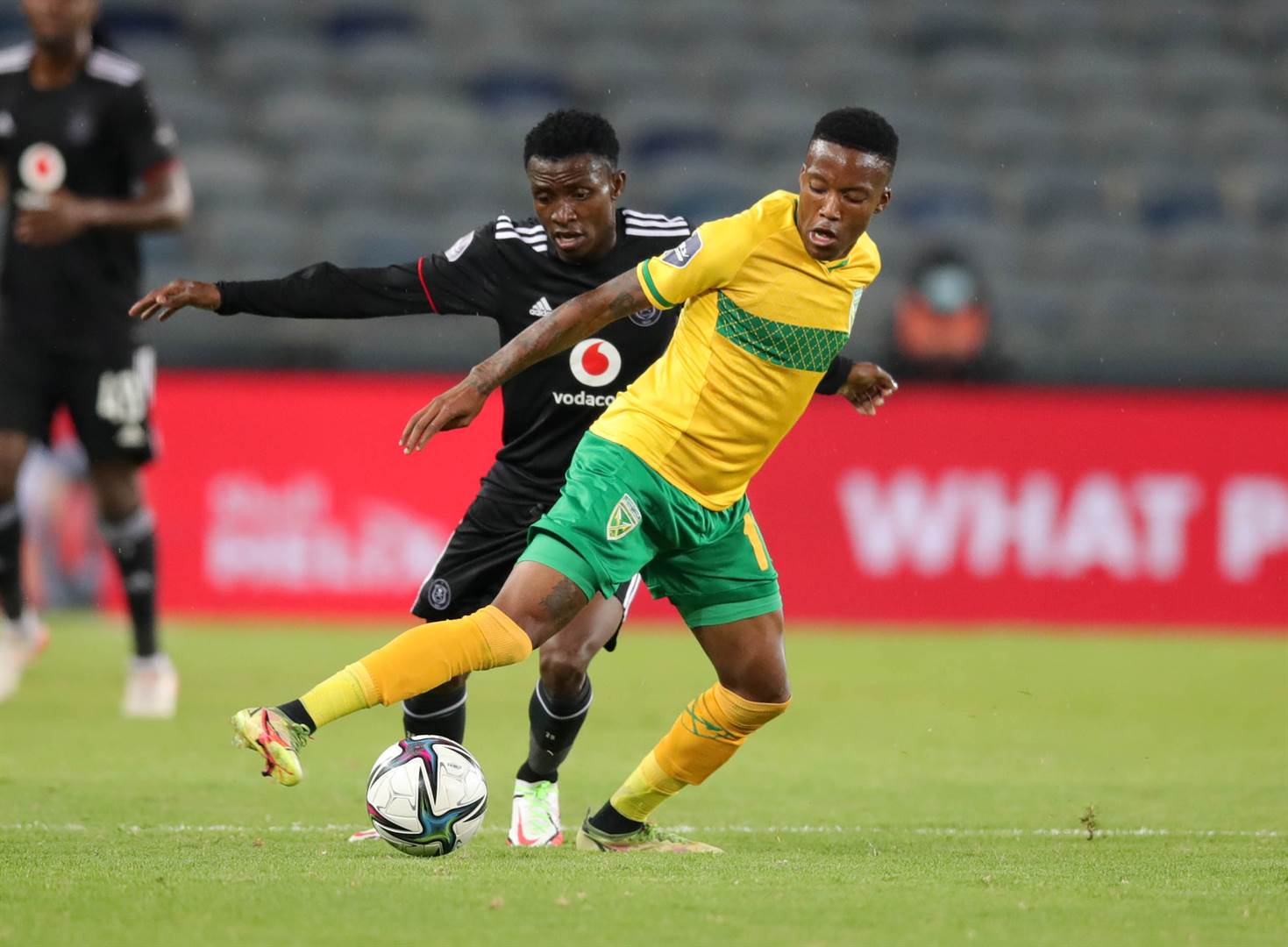 Golden Arrows sign unsettled Orlando Pirates midfielder