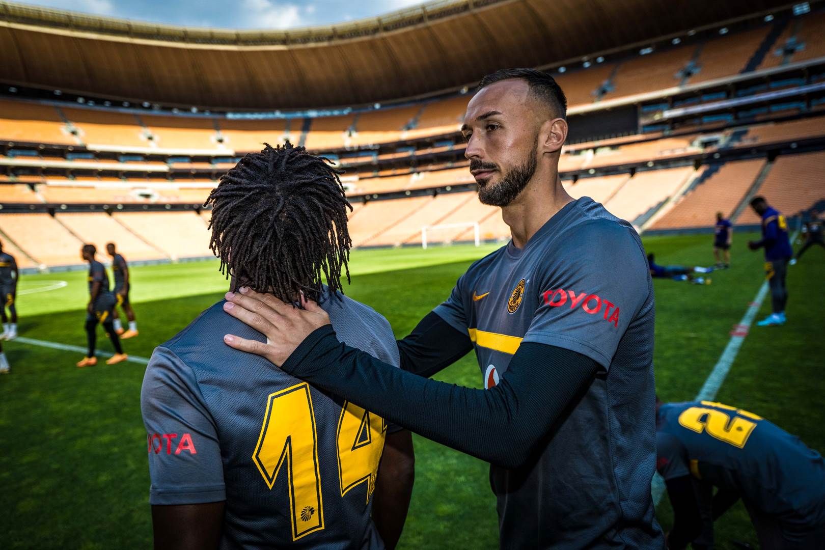 DSTV PREMIERSHIP – PITCH INVADER ZA