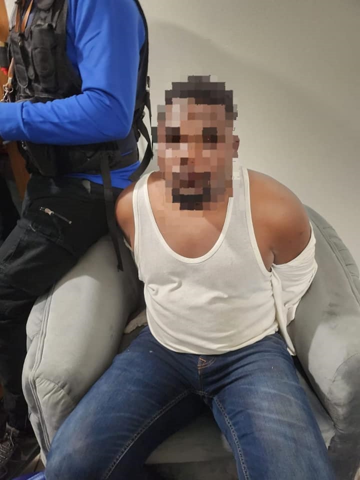 The suspect linked to airport robberies was arrested by JMPD officers in Houghton. 