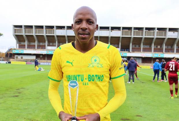 Orlando Pirates' Mandla Ncikazi apologises for saying Sundowns shop at  Woolworths