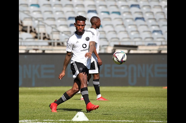 Thulani Hlatshwayo raves about Orlando Pirates' new orange jersey kit