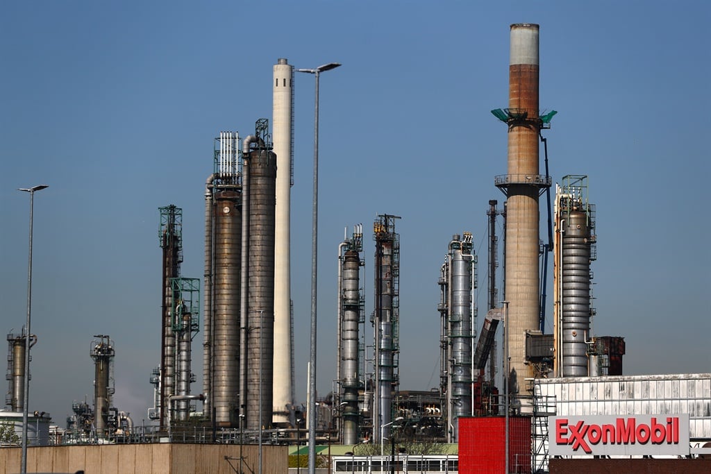 Exxon weighs resuming Mozambican LNG assignment with larger output