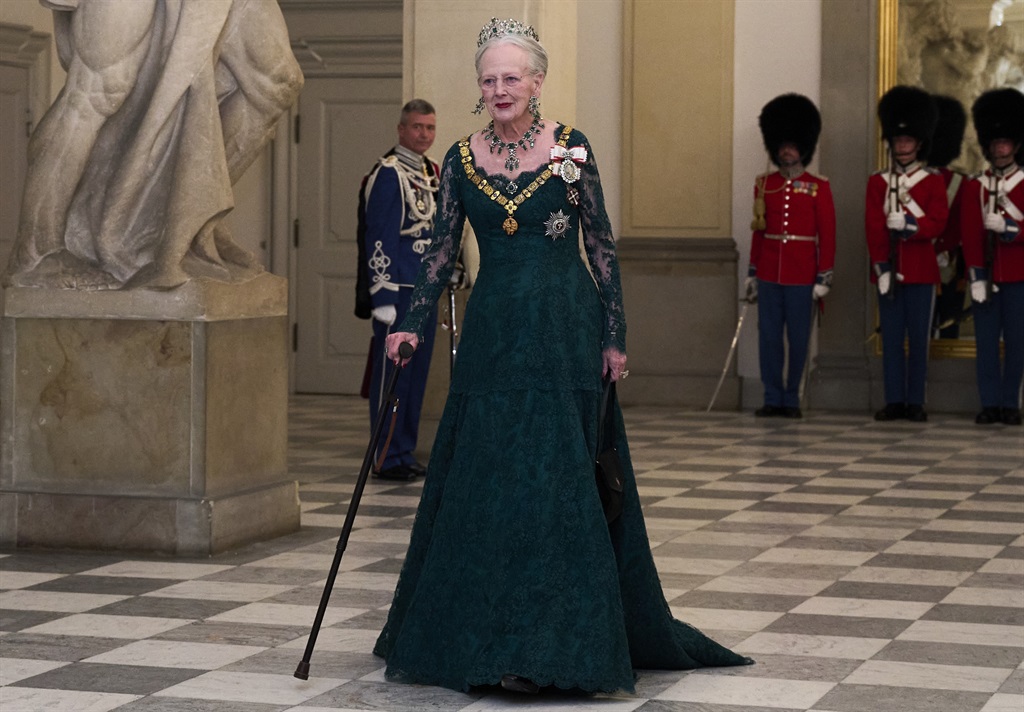 Queen Margrethe of Denmark attends a gala dinner at Christiansborg Palace on 6 November 2023 in Copenhagen, Denmark.