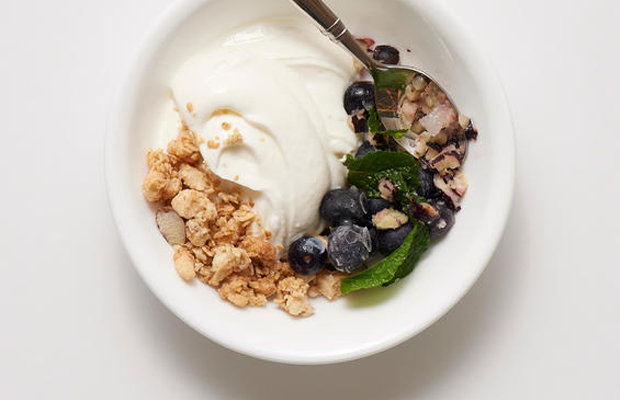 blueberries, superfood, granola, yoghurt