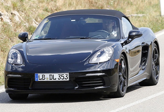 <b>SPIED IN ACTION:</b> Spy photographers captured images of the facelifted 2016 Porsche Boxster. <i>Image: Automedia</i>