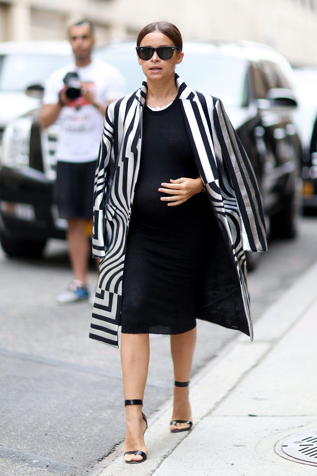large_fustany-fashion-stylish_mamas-coats_are_the_best_maternity_style-14