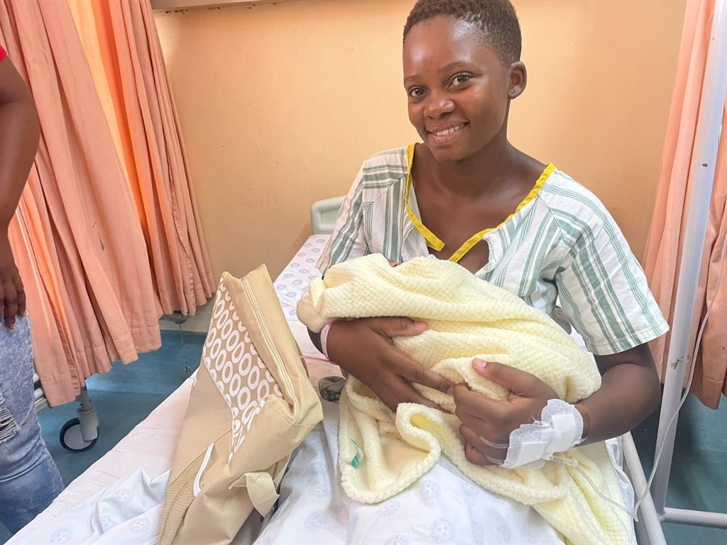 Mother, Lerato Monyela (24), from Itsoseng Mabopane gave birth to baby Karabo on Christmas day at Dr George Mukhari Academic Hospital in Tshwane. Photo: Kgalalelo Tlhoaele