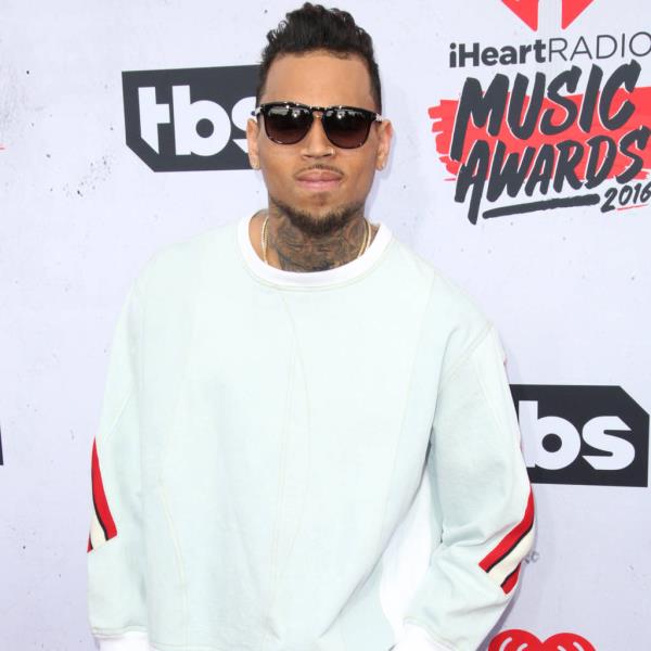 When did chris brown and nia have a one night stand?