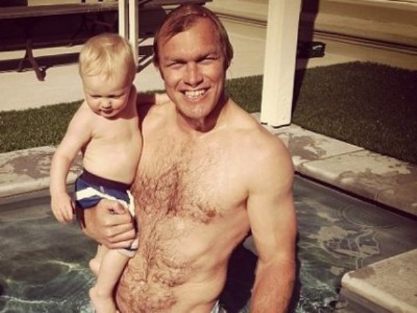 Baby no 2 for Schalk Burger You