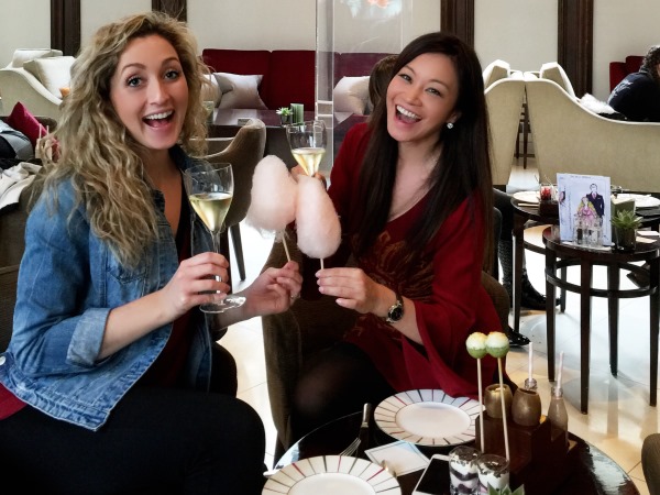Nothing like a good SA catch up over a glass of champers. PHOTO: Supplied