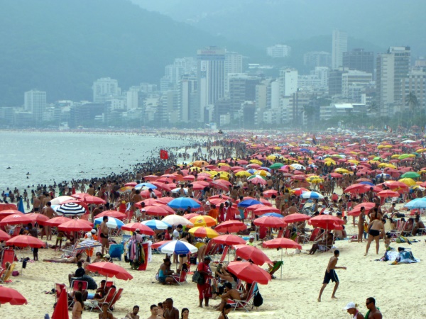 13 Shocking Photos Of The Most Crowded Beaches In The World You