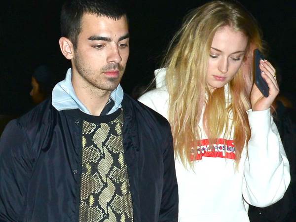 Sophie Turner and Joe Jonas in Mexico April 2017