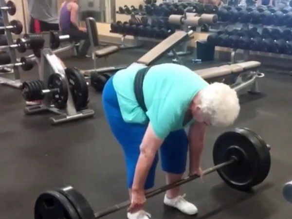Watch This 78 Year Old Grandma Deadlift 102kg Three Times You
