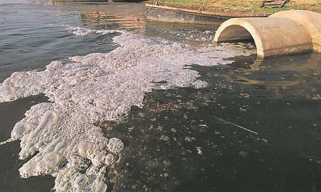 The polluted Vaal River. (Picture: www.fse.org.za)