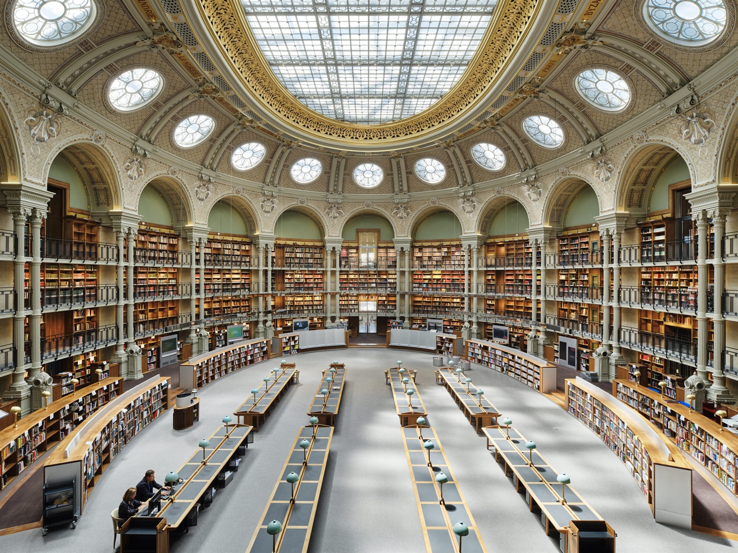 Jetez un oeil |  La Bibliothèque nationale de France, paradis des bibliophiles, a rouvert après 12 ans de restauration