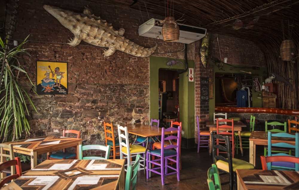safari african restaurant bar photos